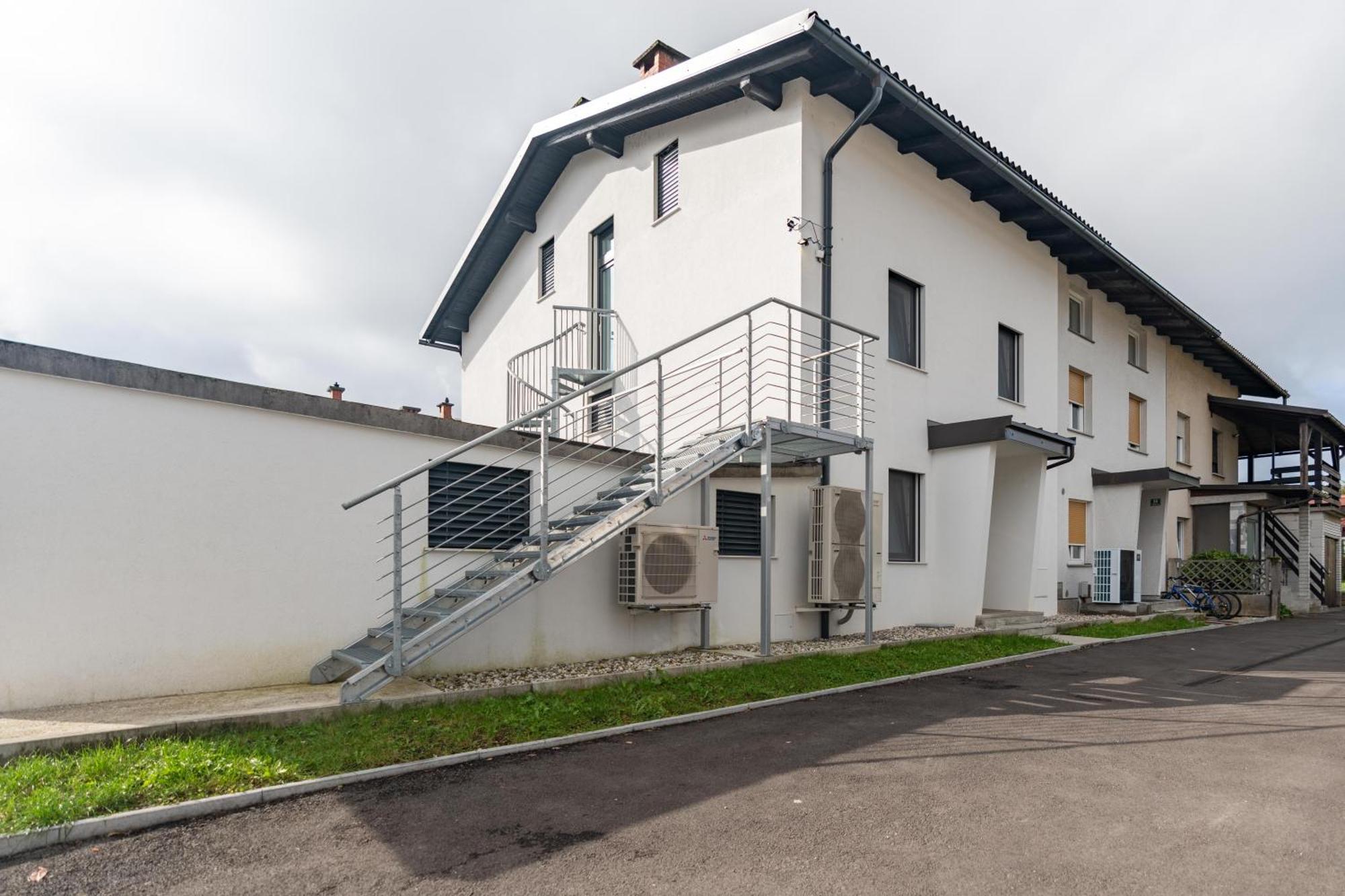 Black & White Apartments Rozna Dolina Ljubljana Kültér fotó